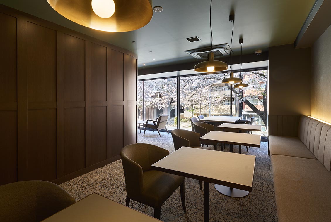 WOOD LOUNGE