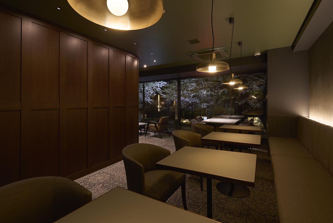 WOOD LOUNGE