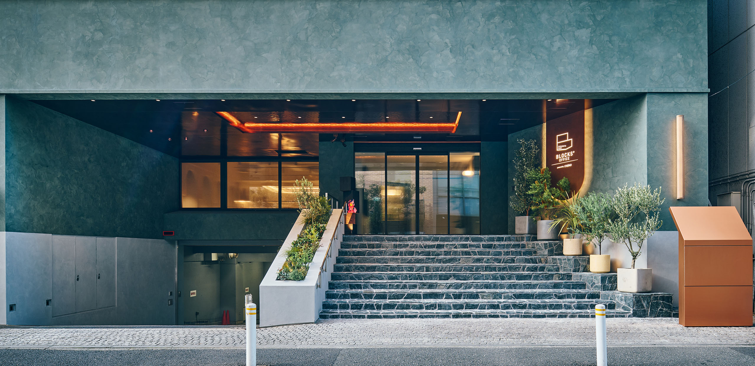 日本大通り駅から​徒歩3分、​渋谷まで​直通39分