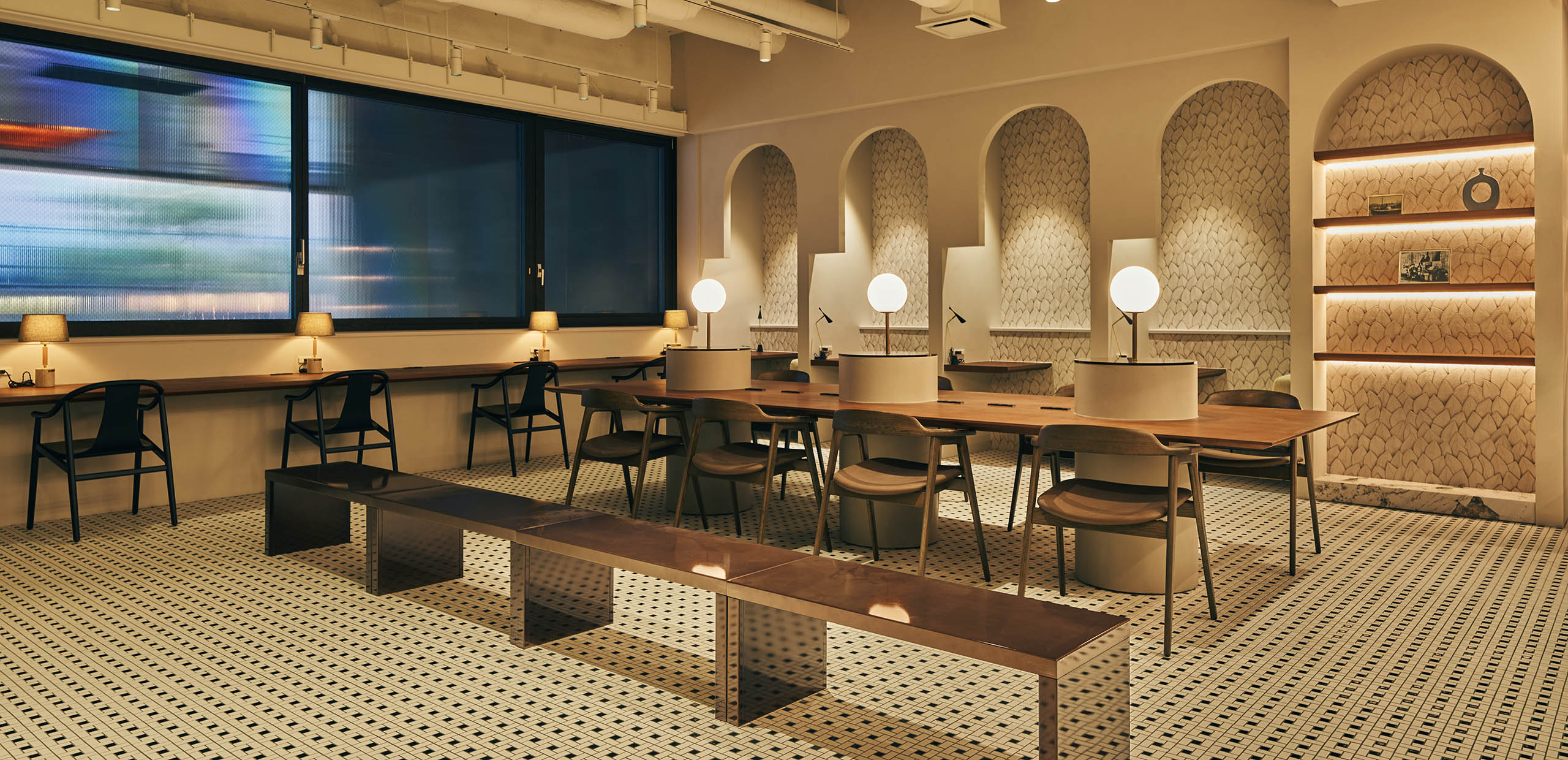 日本大通り駅から​徒歩3分、​渋谷まで​直通39分